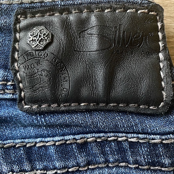 Silver Jeans Suki Mid Rise Boot Cut - Picture 6 of 8